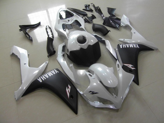 2007-2008 Pearl White Matte Black Yamaha YZF R1 Replacement Motorcycle Fairings 2007-2008 Pearl White Matte Black Yamaha YZF R1 Replacement Motorcycle Fairings